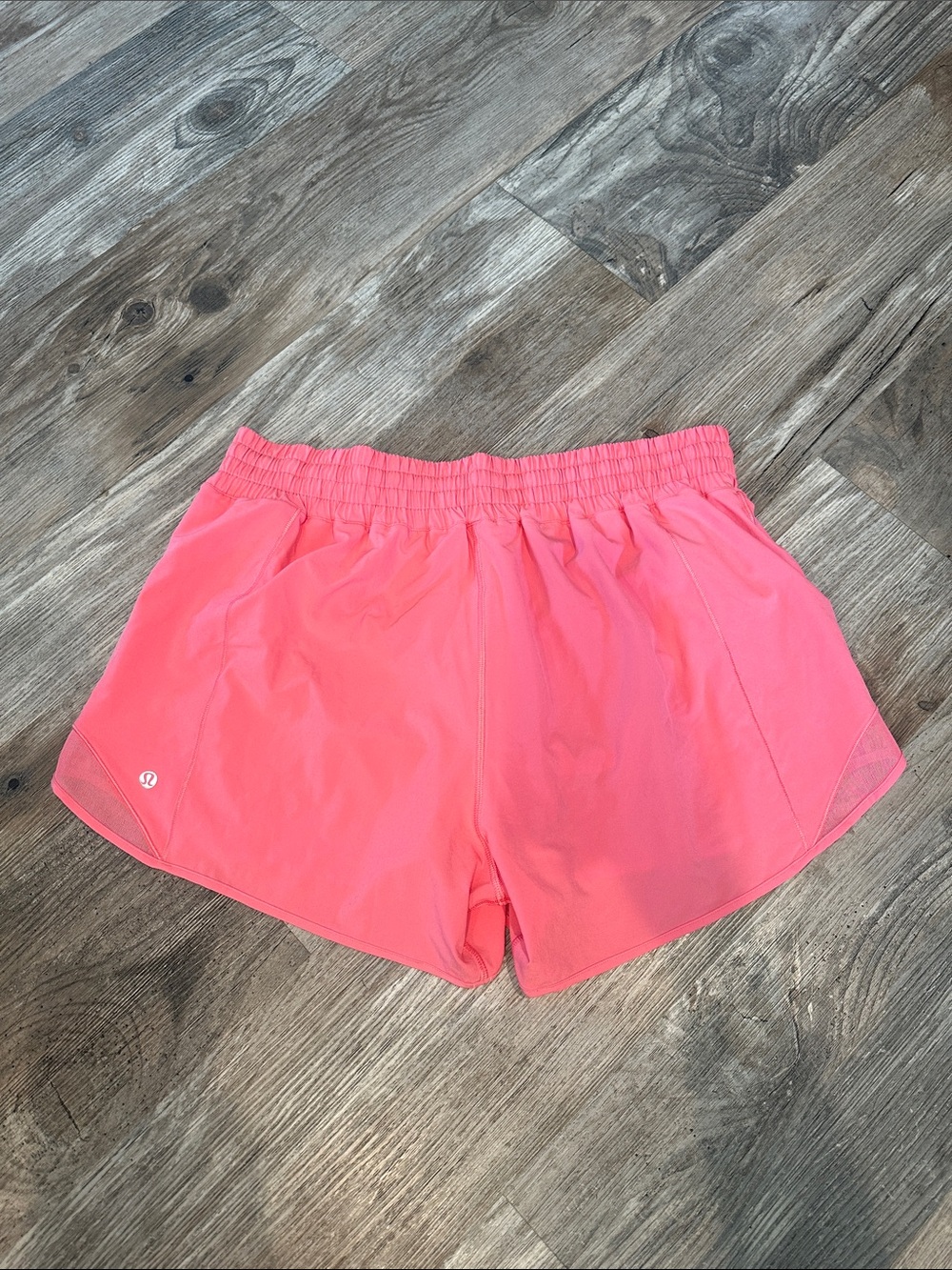 Like new! Lululemon Hotty Hot High-Rise Lined Short 4" Raspberry Cream - Picture 4 of 7